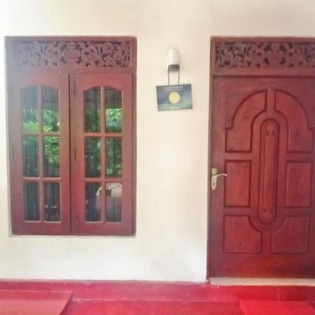 Senith Guest House Mirissa Exterior photo