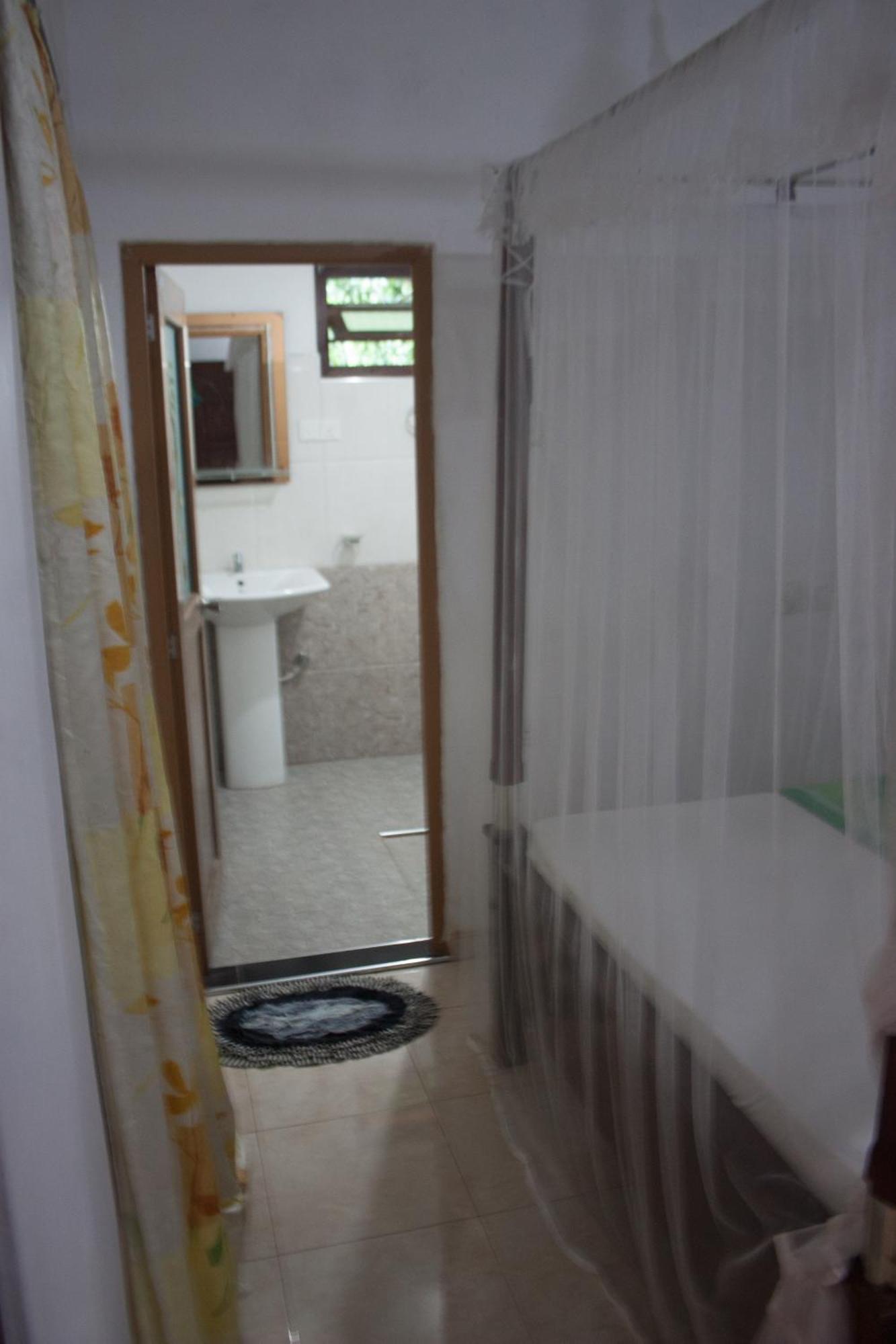 Senith Guest House Mirissa Exterior photo