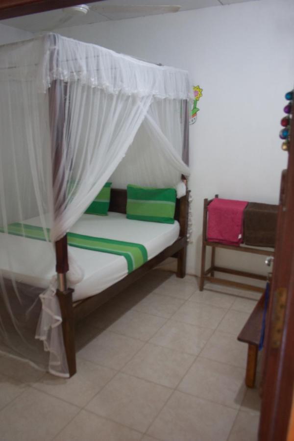 Senith Guest House Mirissa Exterior photo